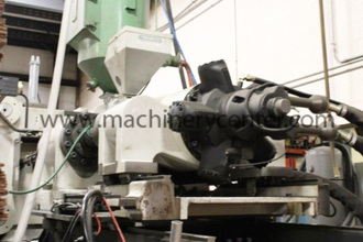2004 CINCINNATI-MILACRON MM725-140 Injection Molders 701 To 800 Ton | Machinery Center (2)